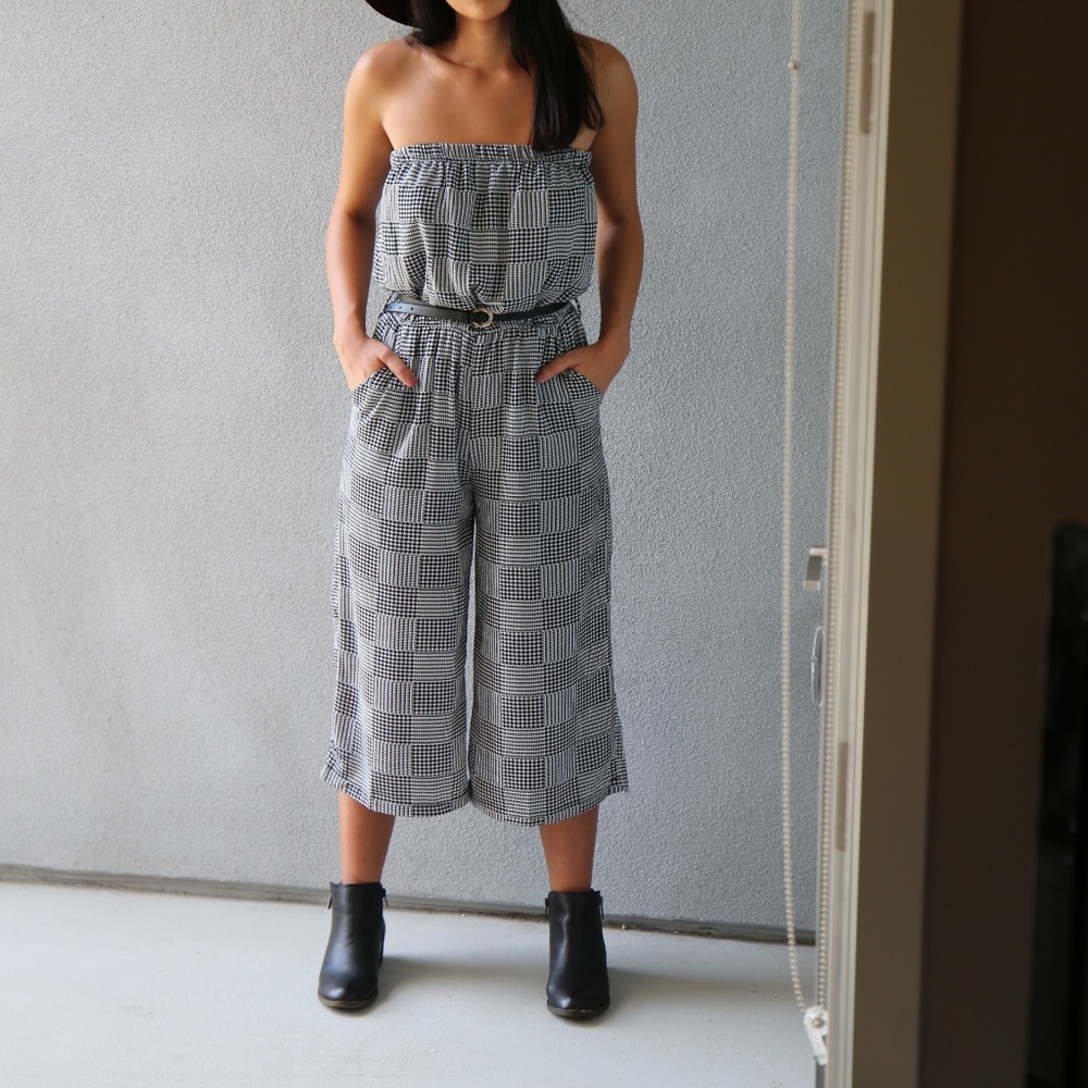 Strapless romper with pockets.